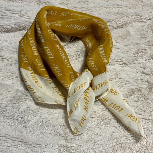 Madewell Bandana Scarf - Picture 2 of 7